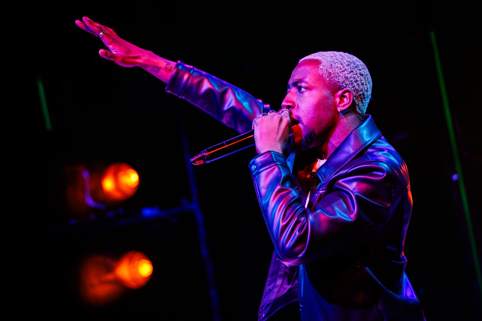 Khalil Madovi performing in Hit Machine at Soho Theatre